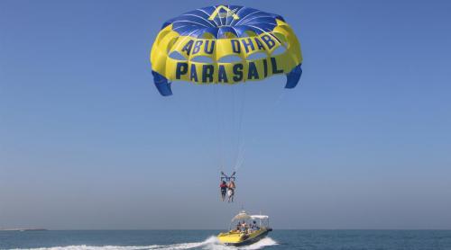 Abu Dhabi Parasailing